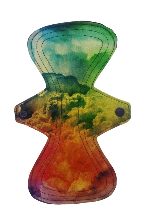 VIP Medium wasbaar maandverband wolken print: regenboog